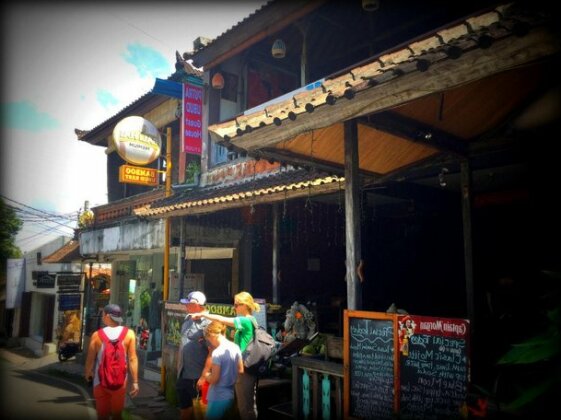 Putra Ubud Guest House - Photo4