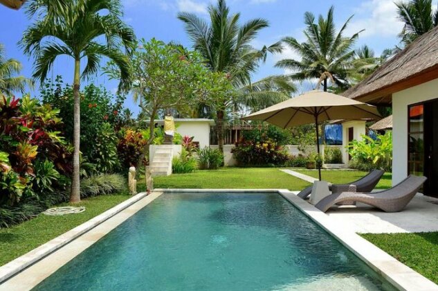Rent a Luxury Villa in Bali Close to the Beach Bali Villa 2031