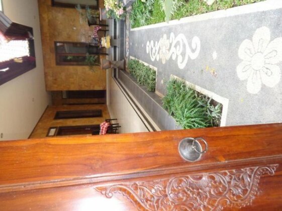 Semampan Village Guesthouse - Photo2