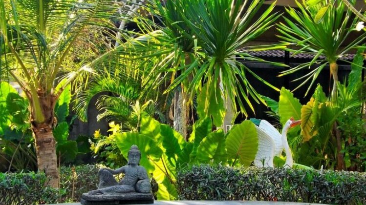 Adi's Bungalow - Photo3