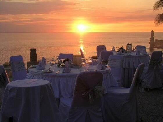 Blue Point Bay Villas and Spa - Photo4