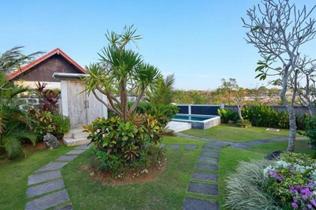 Harmonius Surf Camp - Photo4