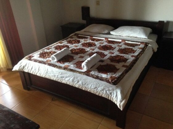  Photo 4