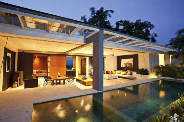 Nomina Villas