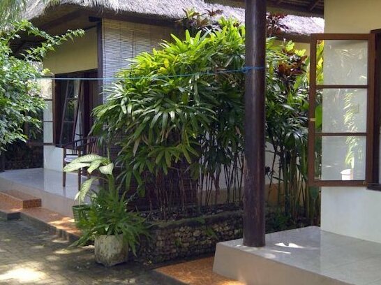 Romeo Beachfront Bungalow - Photo3