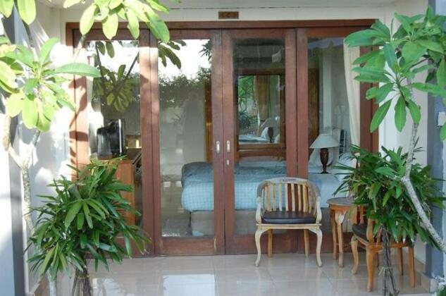 Waroeng Surya Home Stay - Photo2