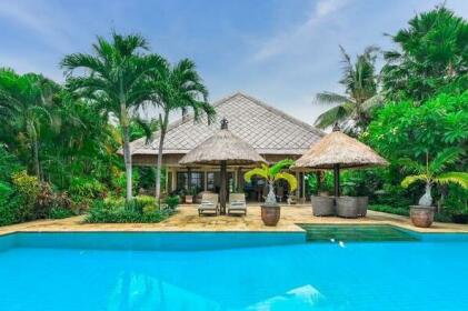 3 Bed Beachfront Villa North Coast Bali