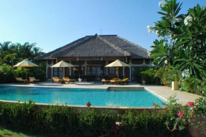 Villa Cerah Beachfront Holiday House