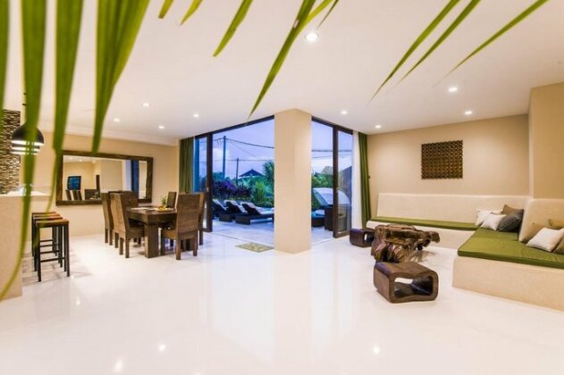 14 Palms - Photo3