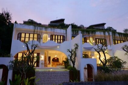 3 Br Villa In Ungasan Near Beach Azr