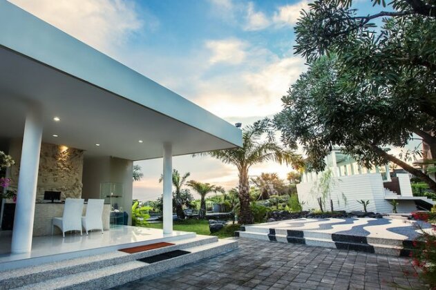Noah Villa and Chapel - Photo3