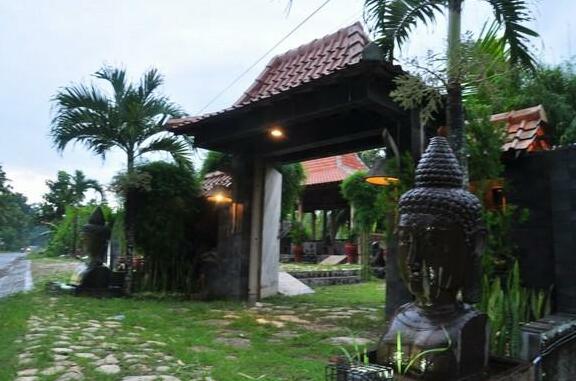 Astuti Gallery Homestay - Photo5