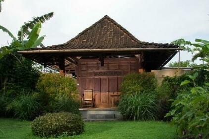 Bungalow 3 Antique Javanese House