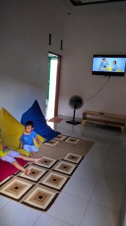 Fitri Home Stay Jogja - Photo5