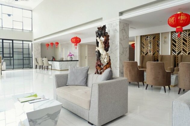 Grand Senyum Hotel - Photo2