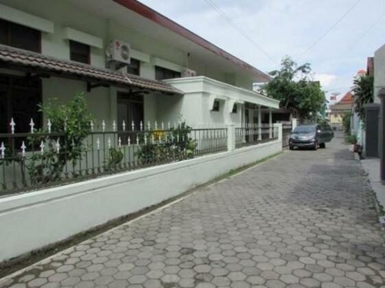  Photo 1