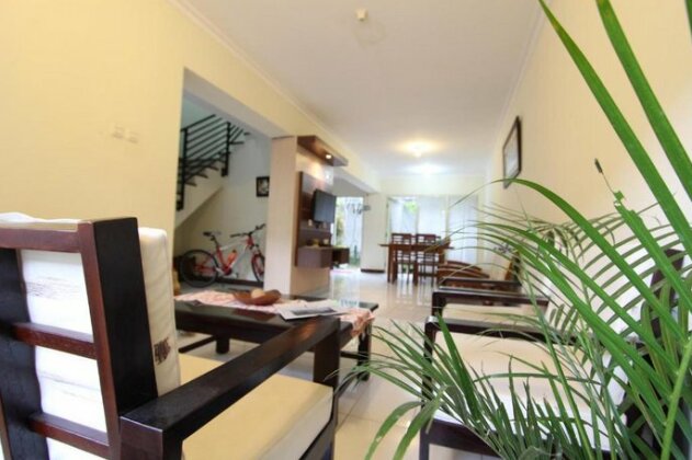 Helena Guesthouse - Photo2