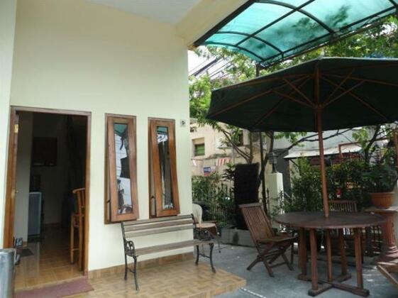 Khresna Guesthouse - Photo2