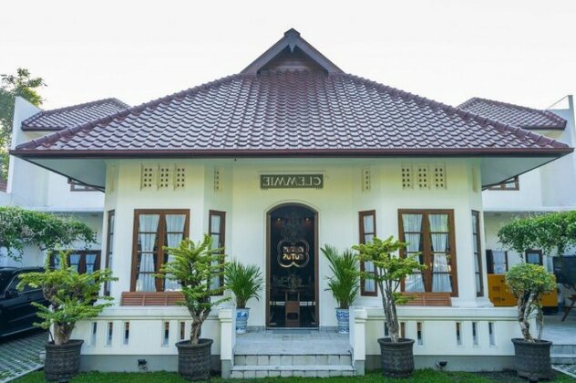 Kutus Kutus Clemmie Huis