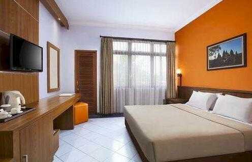 MMUGM Hotel - Photo2