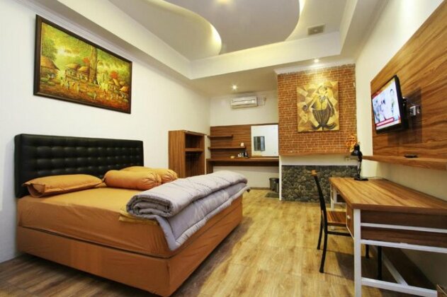 Ndalem Bebekan Guesthouse - Photo2