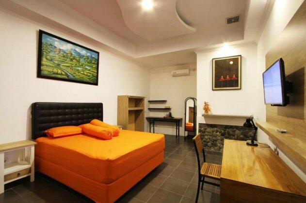 Ndalem Bebekan Guesthouse - Photo3