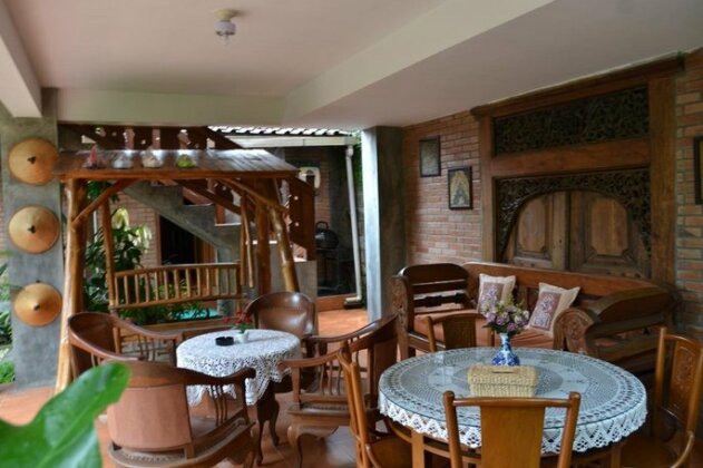 Ndalem Suryo Saptono Guest House - Photo4