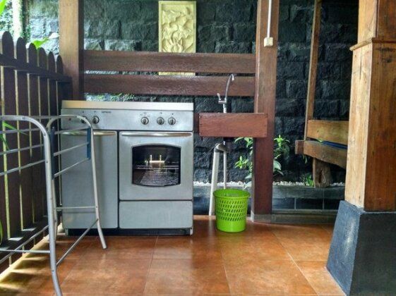 Ndalem Suryo Saptono Guest House - Photo5