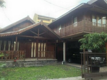 Omah Kayu Guesthouse Yogyakarta