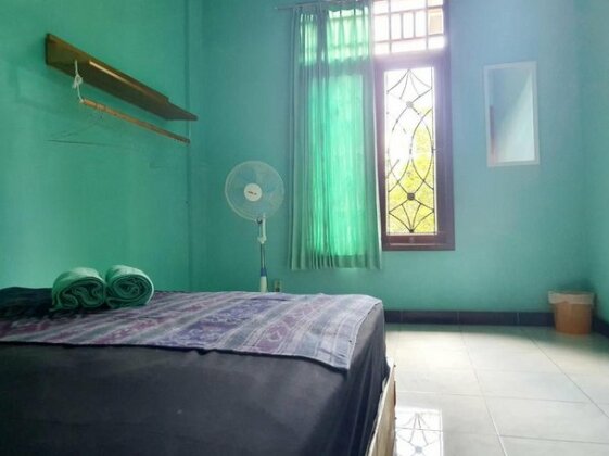 One More Night Hostel Yogyakarta - Photo4