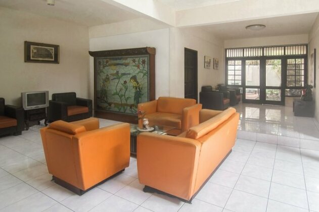 OYO 201 EMDI House Timoho - Photo4