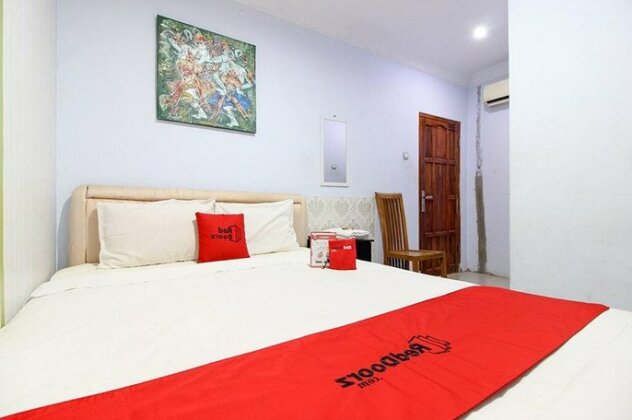RedDoorz near Plengkung Gading - Photo2