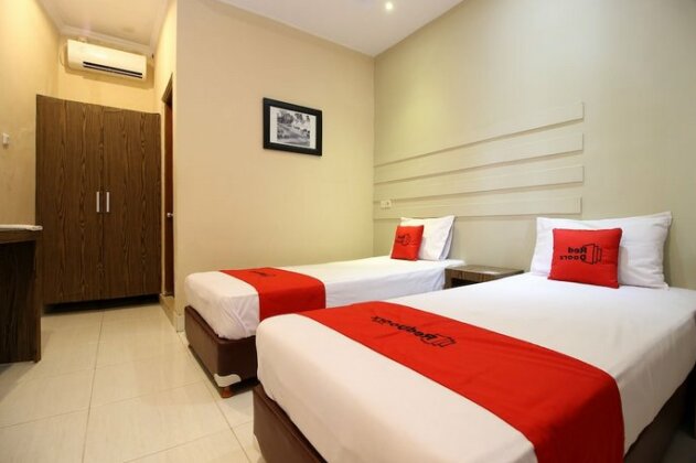 RedDoorz Plus @ Jalan Damai 2 - Photo5
