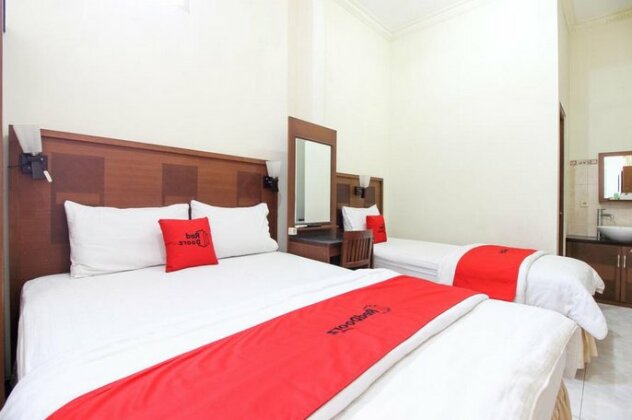 RedDoorz plus @ Tegal Panggung - Photo4