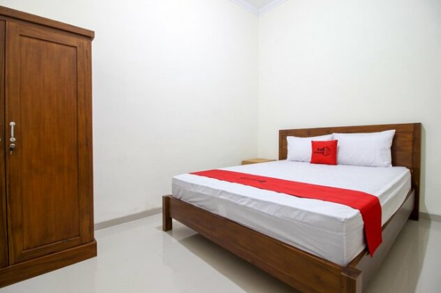RedDoorz Syariah near UII Jakal 2 - Photo5