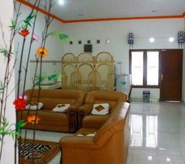 Simply Homy Guest House Monjali