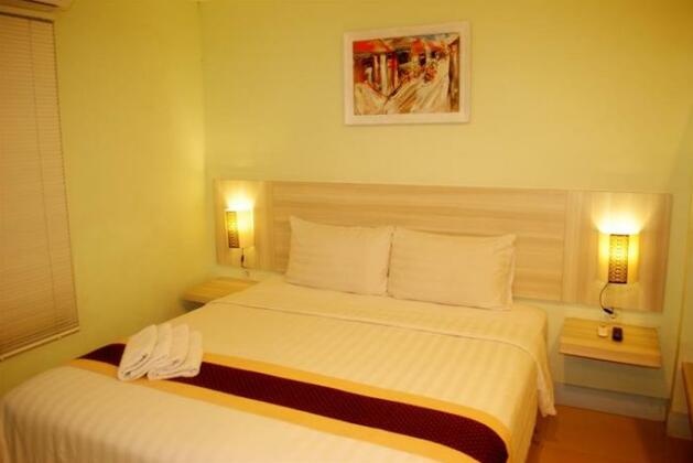 Sky Hotel Yogyakarta - Photo3