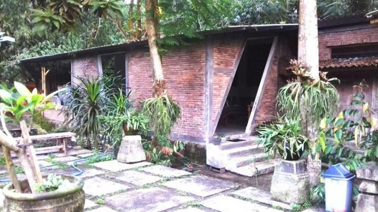 Stone House Castle - Photo4