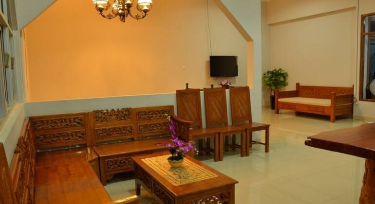 Surya Darma Homestay - Photo2