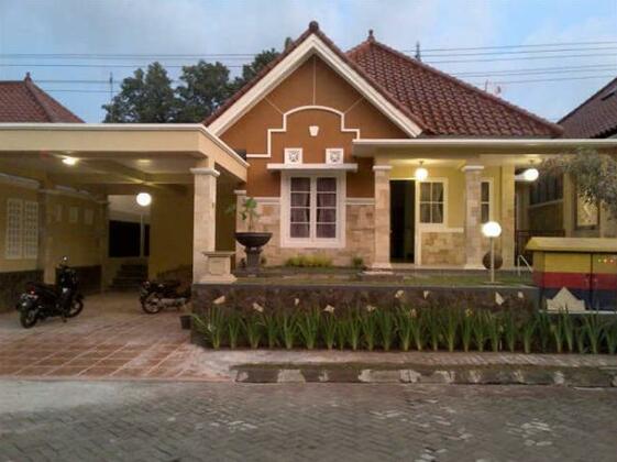 Tasya Family Guest House