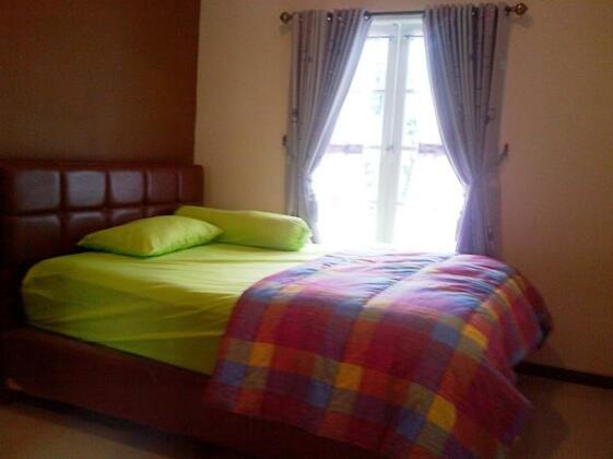 Tasya Family Guest House - Photo2