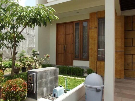 Three Bedrooms House with a Pool - Photo5