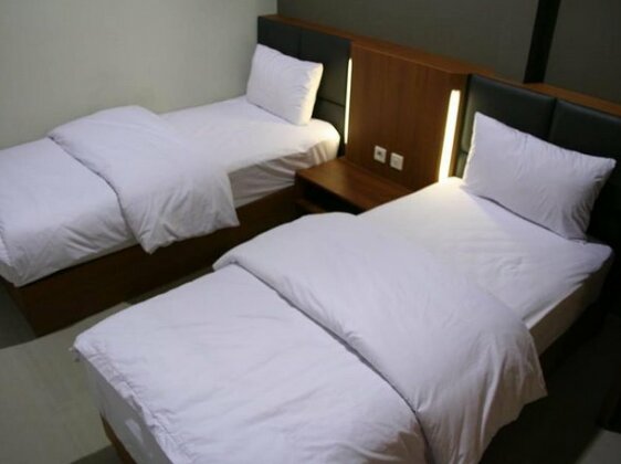 Viure Cafe and Guesthouse - Photo4