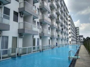Vivo Apartment Pool Side by We Stay