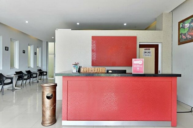 ZEN Rooms Godean - Photo4