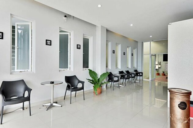 ZEN Rooms Godean - Photo5