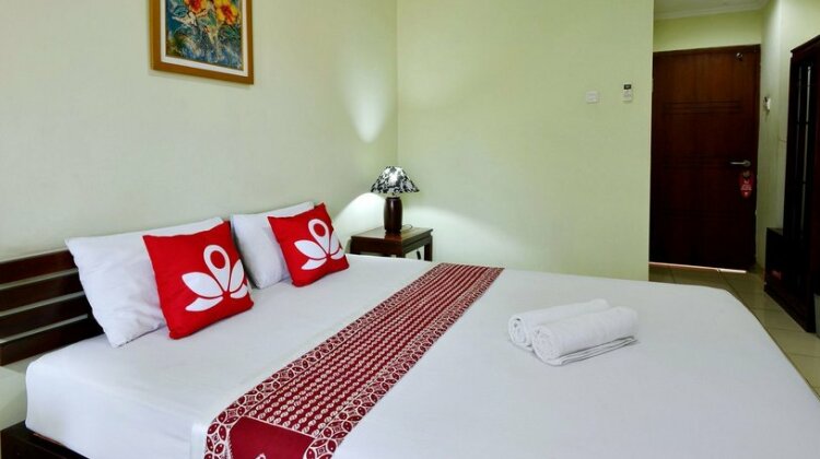 ZEN Rooms Pakualaman - Photo2