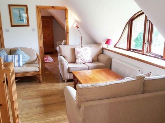 Self Catering Donegal - Teac Chondai Thatched Cottage - Photo3