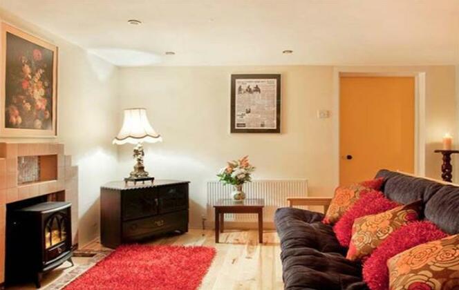 Sutton Cottage Broadway - Photo3