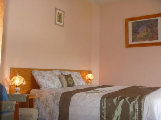 O'Sheas B&B - Photo3